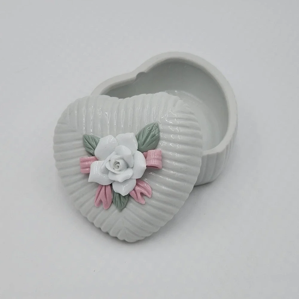 Porcelain Heart Trinket Box White Rose Pink Bow Ribbed Floral Jewelry Box